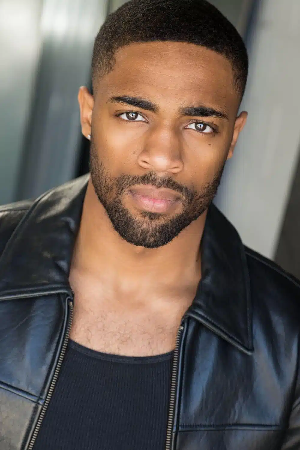 What has Phillip Mullings Jr. been in? His Age, Height, Dating